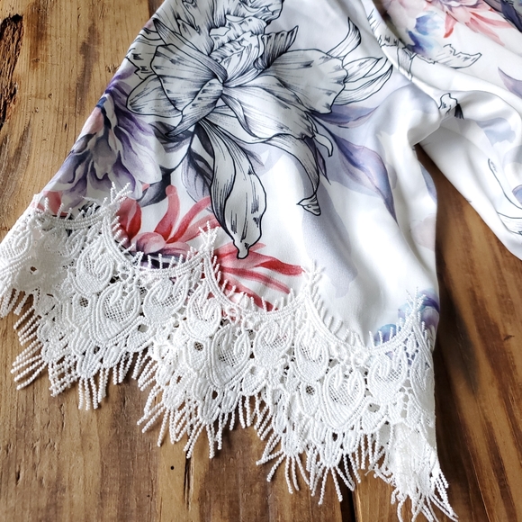 LE ROSE Women's Floral Satin Fleur Lace Trim Robe Small - Picture 12 of 16